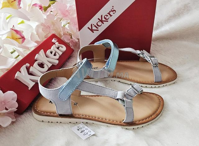 Stock de chaussures en Cuir