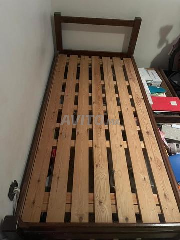 2 أسرة خشبية صلبة للبيع مع تخزين - 2