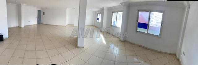 مكتب طابق أرضي للبيع