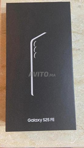 SAMSUNG GALAXY S25 FE 256 SCELLÉ
