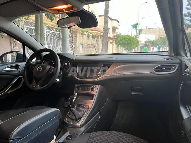 Opel Astra 2021 faible kilométrage 