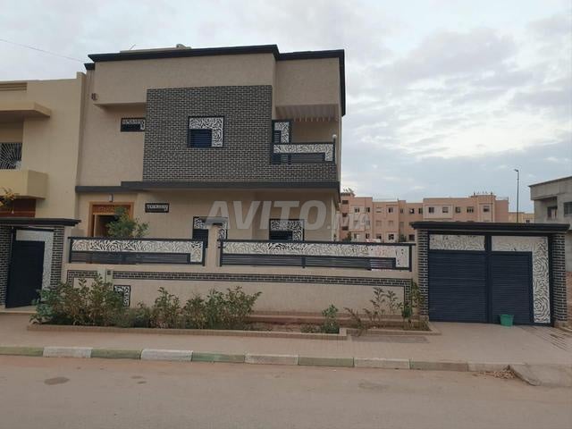 فيلا في محاميد 10