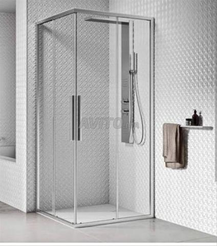 كبينة استحمام زجاج مقسّى