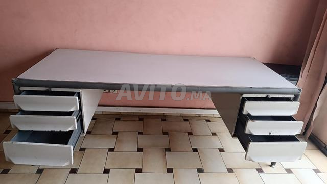 مكتب احترافي متين بأدراج - 2