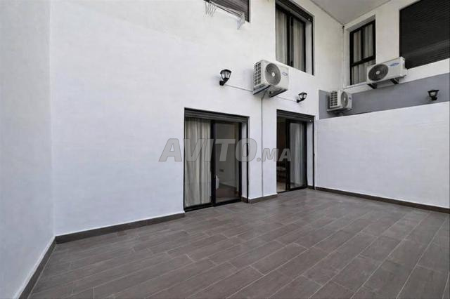 Location studio meublé 64 m² RDC avec terrasse - 2