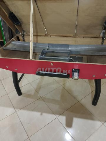 بيع طاولة كرة قدم ساردي بحالة جيدة