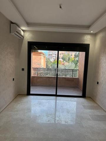 STUDIO vide à gueliz pour location longue durée