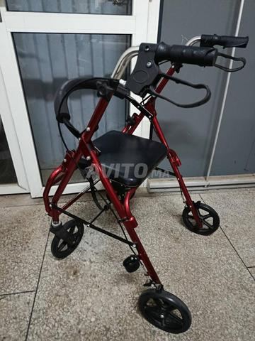 Déambulateur Mobiclinic 4 roues Pliable