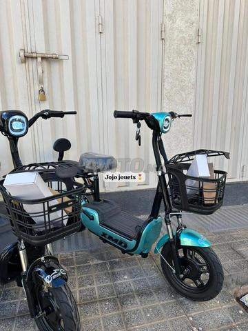 Offre spéciale pour les amateurs de style : Superbe scooter électronique