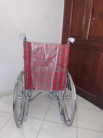 كرسي متحرك مستعمل قليلاً - 2