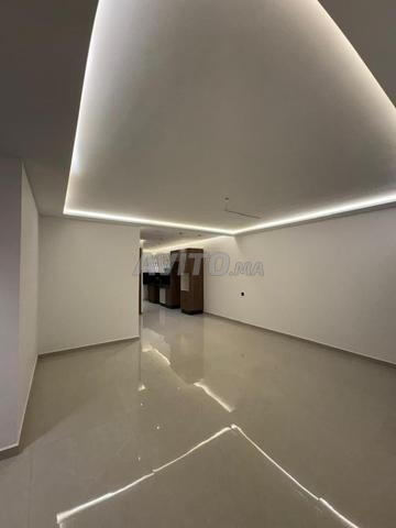 Appartement balcon ascenseur aide de l'état petit immeuble - 2