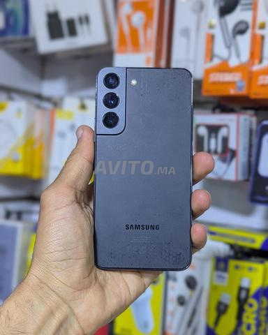 Samsung S22 normal 2 SIM plus Esim