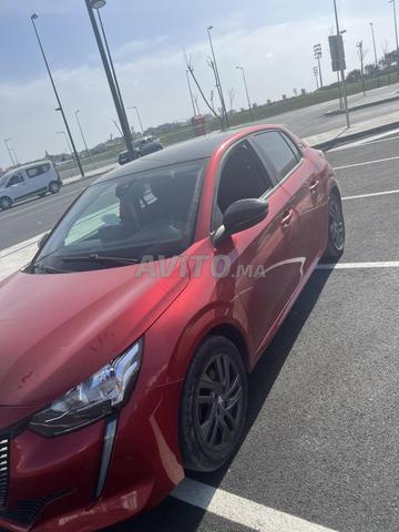 Peugeot 208 Diesel Automatique 2021 à Tanger