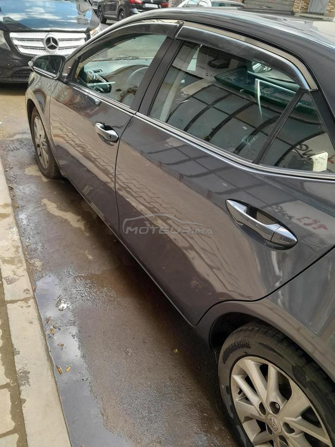voiture toyota corolla  4D4