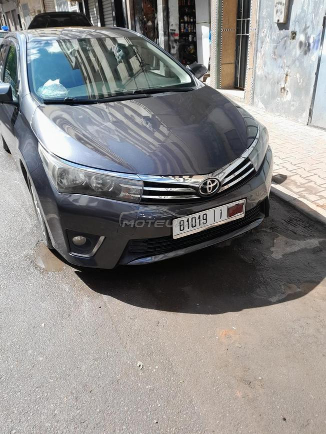 voiture toyota corolla  4D4