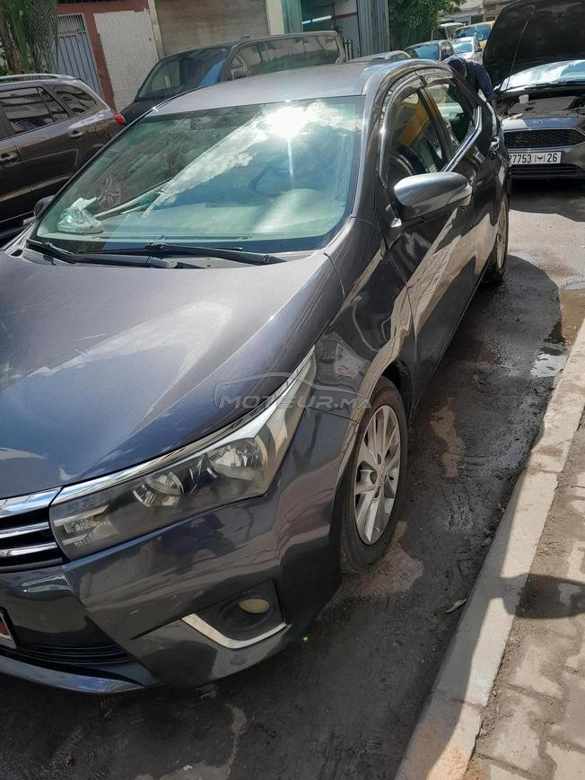 voiture toyota corolla  4D4