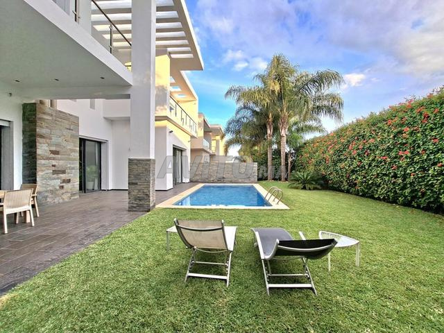 فيلا رائعة للإيجار على تل في بوسكورة - 2