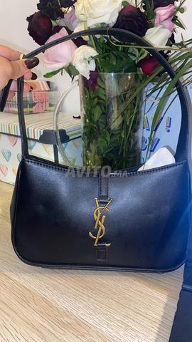 حقيبة نسائية عصرية