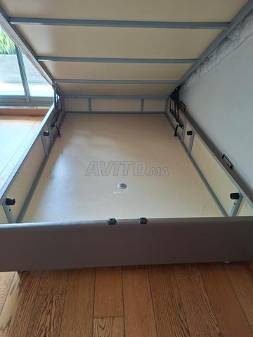 سرير 120x200 مع تخزين ومرتبة بحالة جيدة جداً - 2