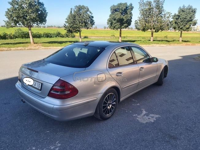 Mercedes-benz w211 E220 1500 dh vignette.
