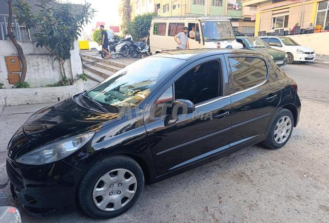 Peugeot 207 Diesel Manuelle 2011 à Tanger