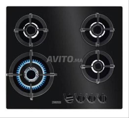 طاولة طهي زانوسي ZG068420BA - جديدة