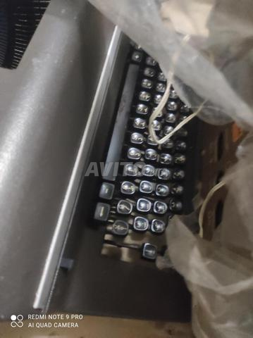 آلة كاتبة عربية كبيرة - 2