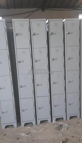 خزانة ملابس معدنية: حسّن مساحاتك المهنية - 2