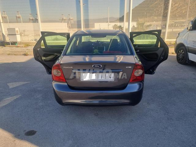 سيارة عائلية للبيع - 2