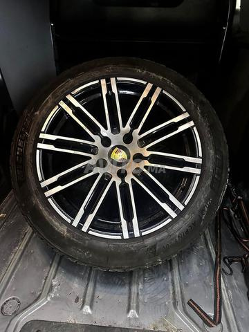 4 إطارات وجنوط بورشه - 2