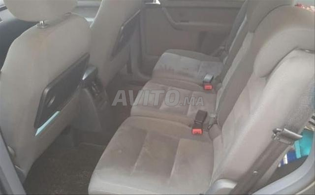 VOLKSWAGEN TOURAN FAMILIALE DIESEL AUTOMATIQUE - 2