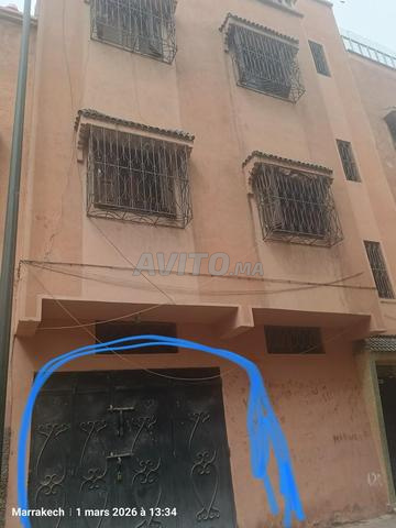 Garage à louer à Soukoma pour stockage dans une rue résidentielle