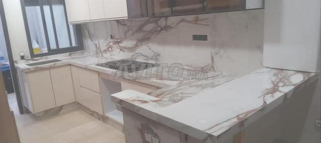 مطبخ مجهز حديثًا بخزانة ملابس - 2