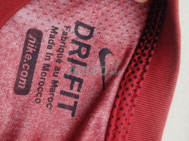 فريق برشلونة. قميص إنييستا - 2