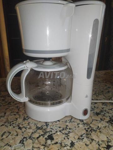 Machine à café, fonctionne bien, que celui qui la veut me contacte