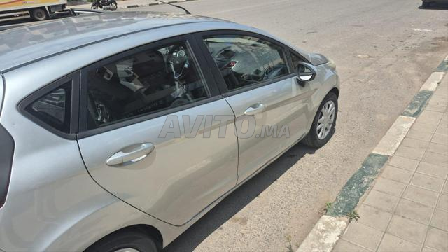 فورد فييستا تراند بلس بنزين بحالة ممتازة