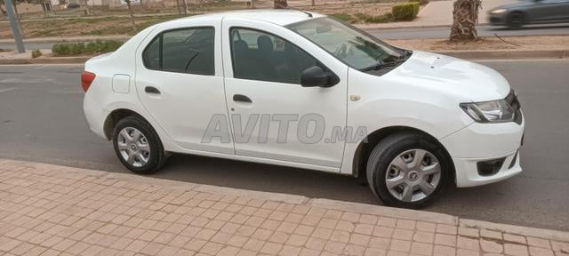 Dacia Logan essence très bon état