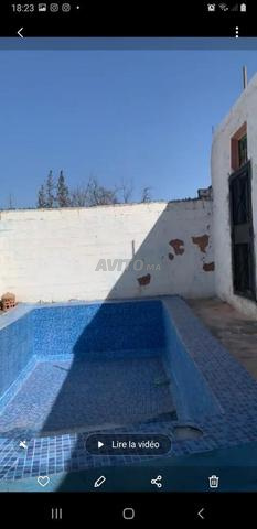 منزل مع مسبح للإيجار