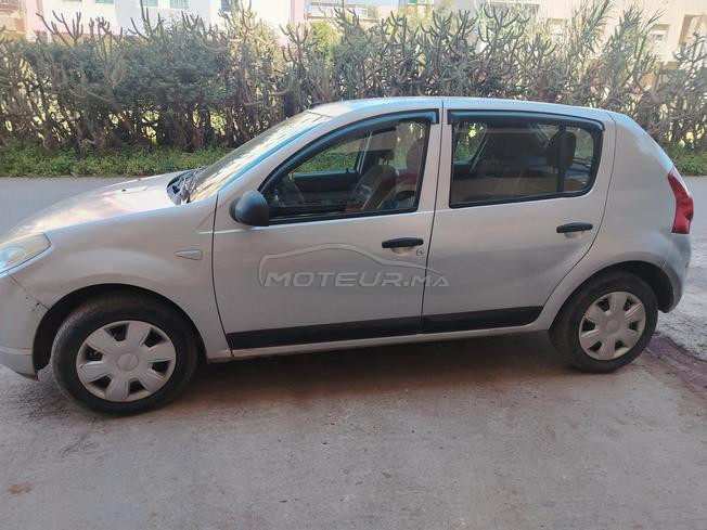 dacia sandero  essence mliha 