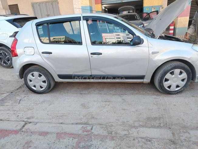 dacia sandero  essence mliha 