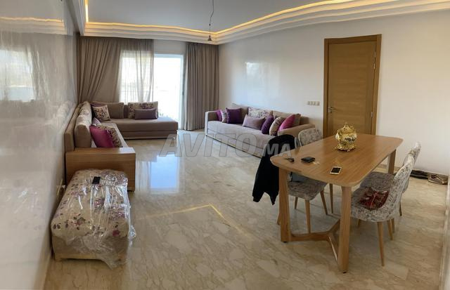 شقة عنبر 1 مساحة 100 متر مربع مشمسة جيدًا