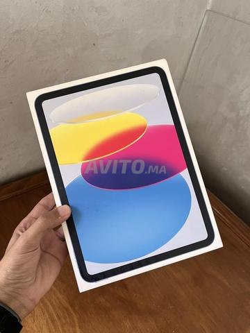 iPad A16 Bleu Jamais utilisé avec Chargeur Complet