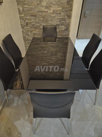 Table à manger avec 6 chaises - 2