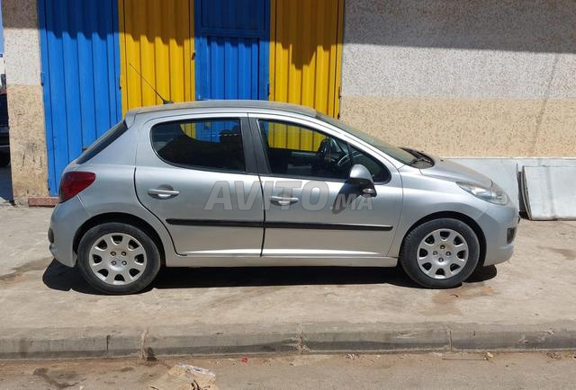Peugeot 207. diesel. 2007 climatisé