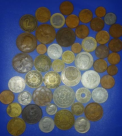 عملات مغربية وأوروبية قديمة لهواة الجمع
