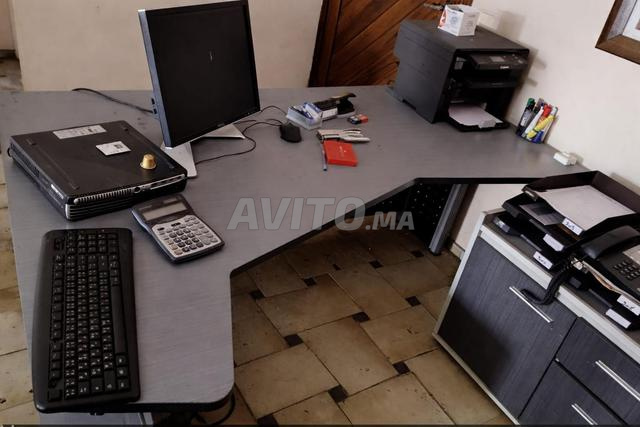 مكتب عصري مع خزانة تخزين - 2