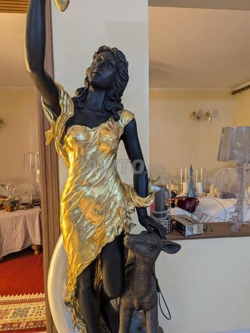 تمثال ديكور ذهبي بتصميم عتيق - 2