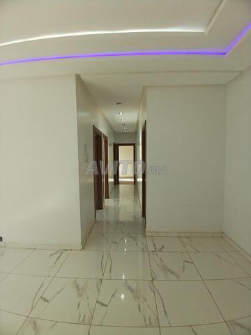 شقة بثلاث غرف مشمسة للإيجار بدون سمسار بوسكورة - 2