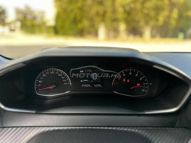 Peugeot 208 active modèle 2021 très bon état 