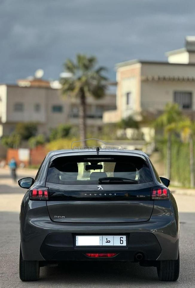 Peugeot 208 active modèle 2021 très bon état 